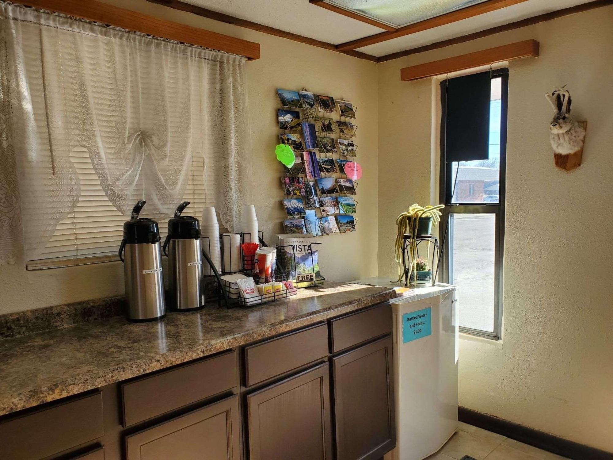 Rodeway Inn Buffalo Bagian luar foto