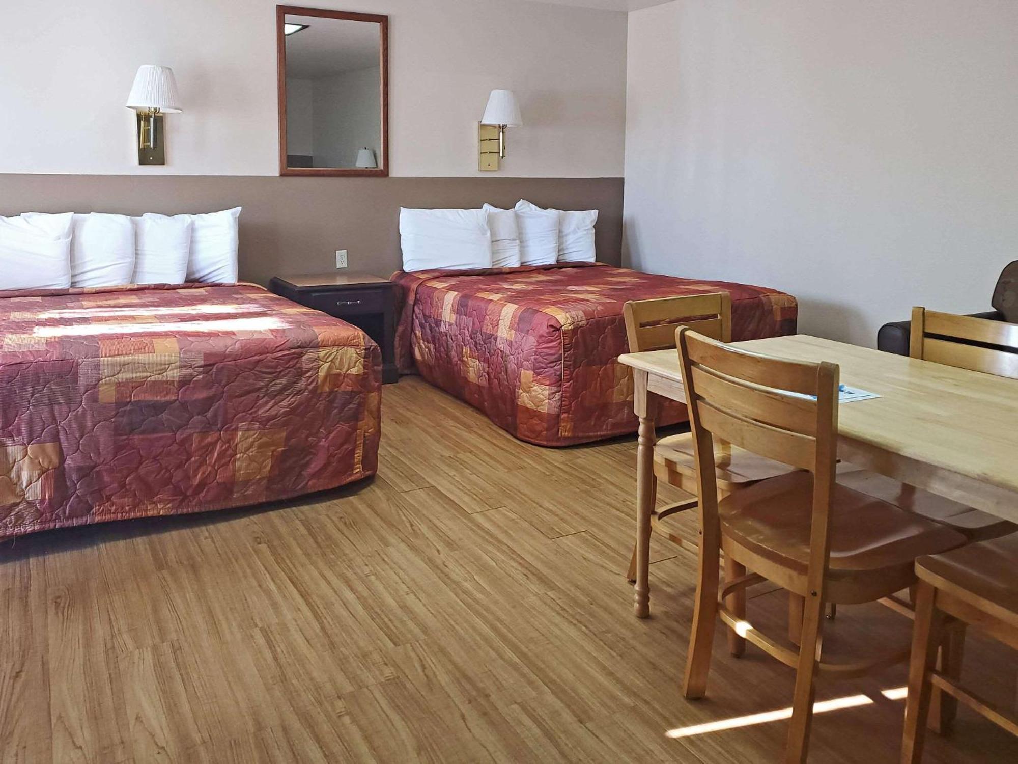 Rodeway Inn Buffalo Bagian luar foto