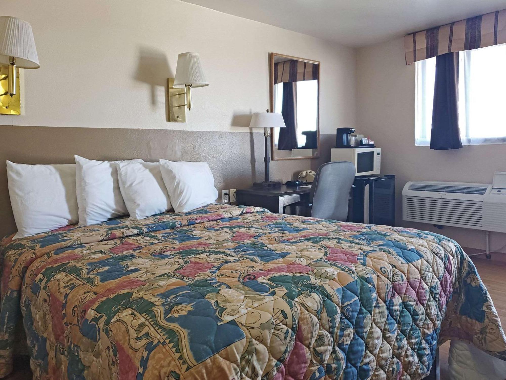 Rodeway Inn Buffalo Bagian luar foto