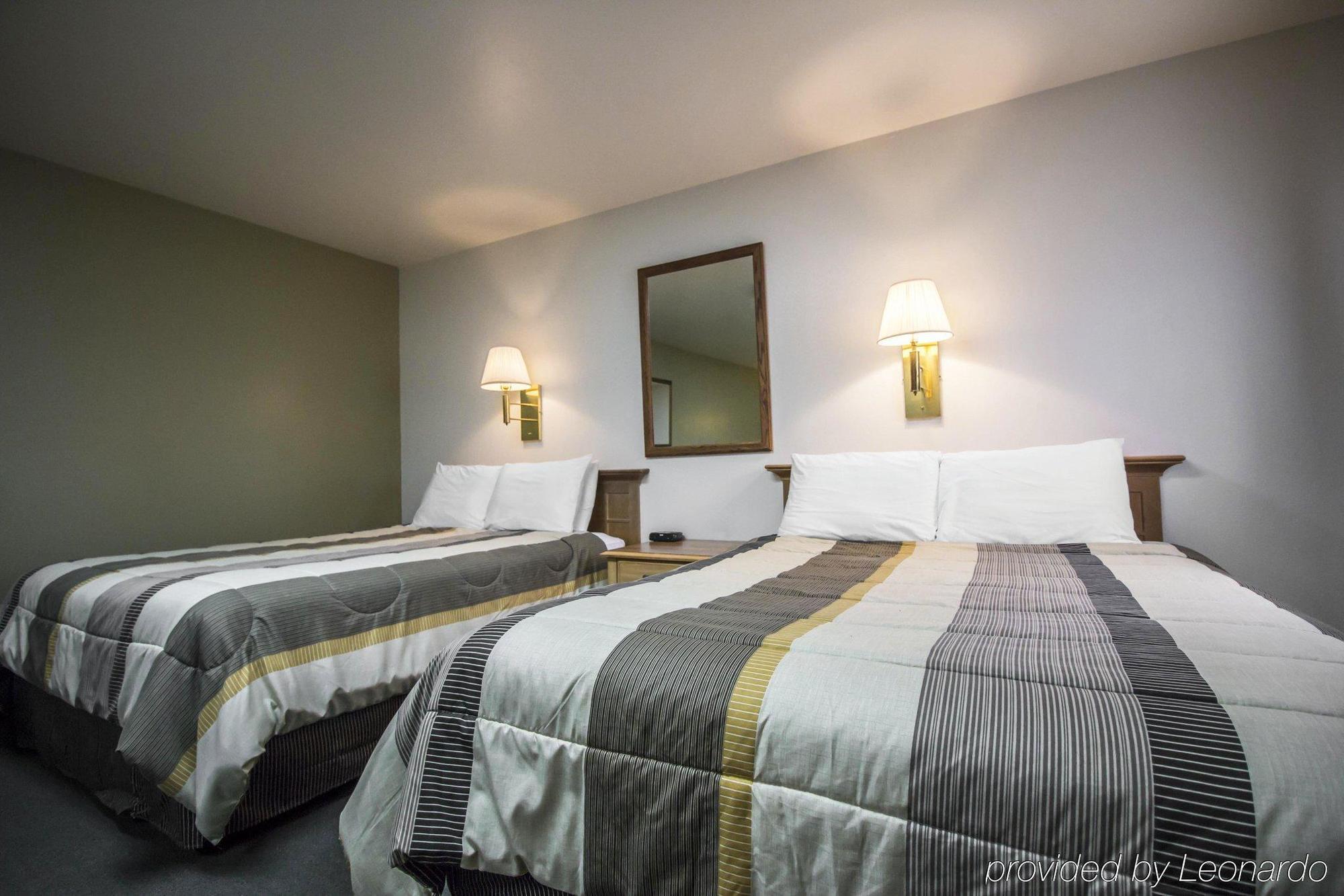 Rodeway Inn Buffalo Bagian luar foto
